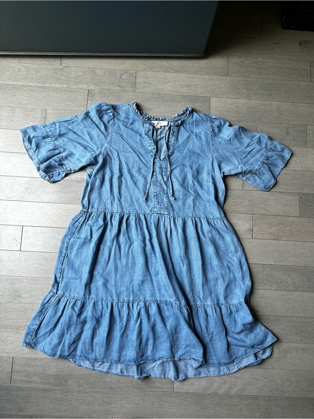LOFT Chambray Denim Linen Puff Sleeve Ruffle Collar Blue Tiered Dress Peasant LG